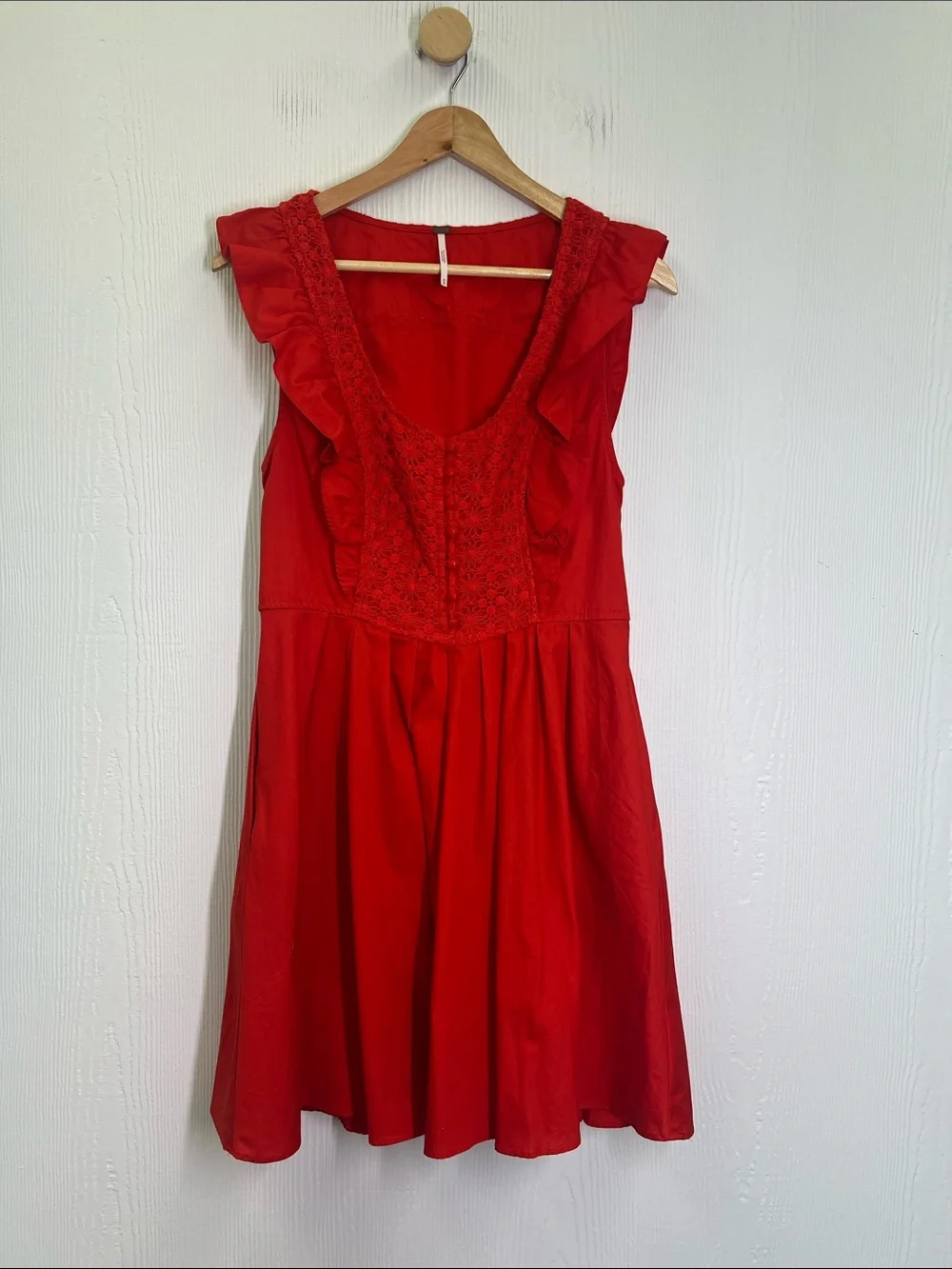 Free People - Half Moon Hot Lave Sleeveless Ruffle Lace Mini Dress Size Medium